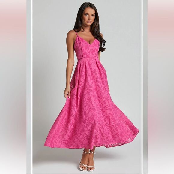 SHOWPO Dress Philine NWT Flowy V Neck Fit and Flare Maxi Jacquard Pink Size US 8 - Picture 2 of 14